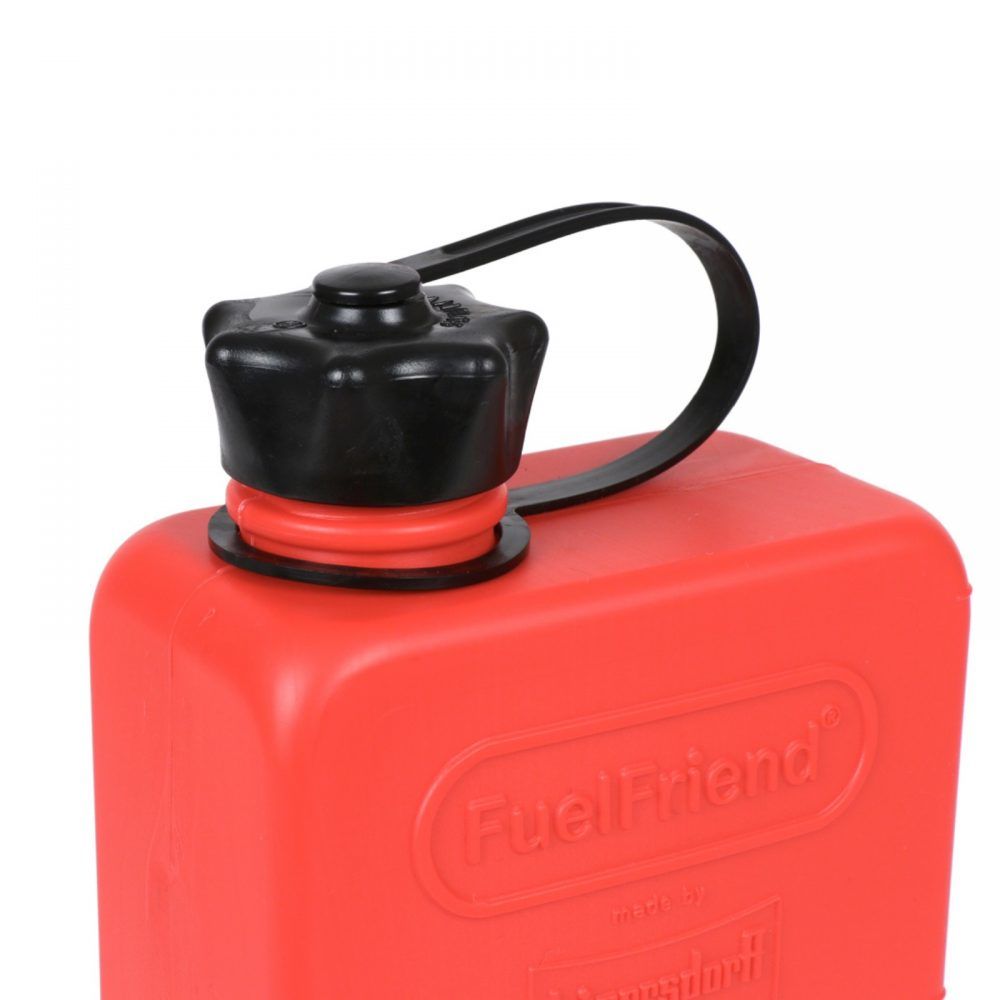 Varakanisteri "HÜNERSDORFF" 1,5l HÜNERSDORFF Fuel Friend Plus varakanisteri mopoon tai skootteriin. Vetoisuus 1,5 litra, väri punainen. <ul> <li>kiinnitysura ja lenkki helpottaa kiinnitystä</li> <li>kompaktit mitat, sopii monen skootterin koteloihin</li> <li>E10 bensiini kestävä</li> <li>täyttöaukon sisähalkaisija 29mm, ulkohalkaisuja 38mm</li> <li>mitat: syvyys 65mm, leveys 125mm, korkeus 277mm</li> <li>kaatonokka myydään erikseen</li> </ul> Varakanisteri "HÜNERSDORFF" 1,5l