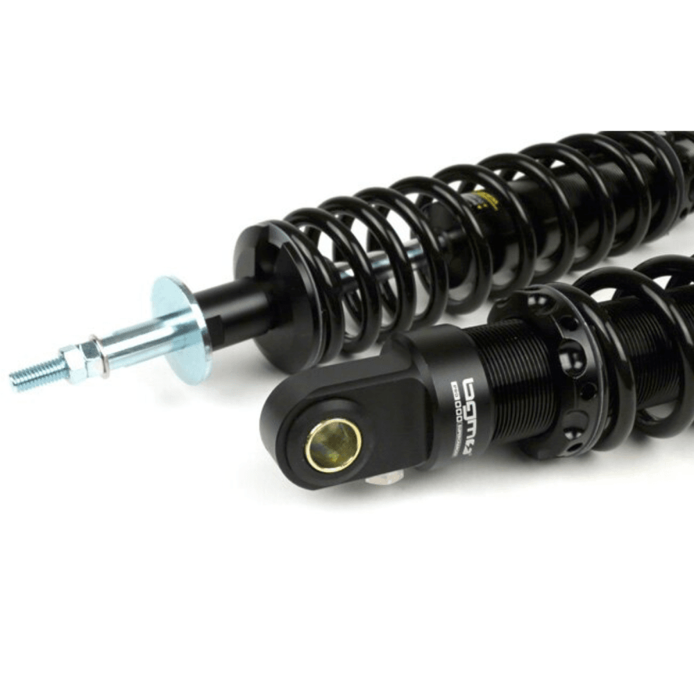 Iskunvaimennin setti, taakse BGM Pro SC/R1 Sport 340mm, Vespa GTS, GT, GTL BGM PRO SC-iskunvaimenninsarja tarjoaa parasta jousitusta Vespaasi. Iskunvaimentimien runko CNC-työstetty, erikoisvahvasta alumiinista (6061) ja päällystetty korroosionkestävällä kovalla eloksoinnilla.. Erittäin vahvat männänvarret on erikoiskäsitelty, jotta saadaan täydellinen pinta, jolla on hyvät liukuominaisuudet. Tämä takaa iskunvaimentimen herkän vasteen sekä täydellisen vakauden. <ul> <li>KBA / ABE-hyväksyntä</li> <li>korkealuokkainen alumiini, CNC-työstetty</li> <li>kova-anodisoidut pinnat suojaavat korroosiolta</li> <li>vaimennustekniikka on urheilullinen ja mukava ajaa</li> <li>laadukkaat ja pitkäikäiset komponentit</li> <li>kiinteä 13,5 mm männänvarsi</li> <li>portaaton säädettävä jousen esijännitys</li> </ul> Iskunvaimennin setti, taakse BGM Pro SC/R1 Sport 340mm, Vespa GTS, GT, GTL
