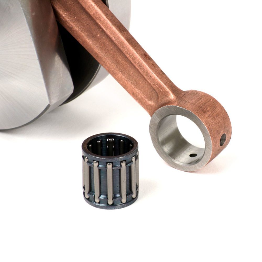 Kampiakseli BGM Pro Touring 60mm iskulla, Vespa PX125, PX150 <a href="https://staging.italialaiset.fi/wp-content/uploads/2019/06/image-13.png"><img class="alignright size-full wp-image-14688" src="https://staging.italialaiset.fi/wp-content/uploads/2019/06/image-13.png" alt="" width="140" height="40" /></a>Taottu mäntä ohjattu kampiakseli bgm Pro Touring pitkällä 60mm iskulla, kiertokangen pituus 105mm. Männäntappi 15mm. Kierre kampiakselilla vauhtipyörän puolella M12x1.25 ja vetopuolella M12x1.5. Sopii Vespa PX125, PX150, katso tarkempi sopivuus alla olevasta taulukosta. Lisätietoa englanniksi <a href="https://www.scooter-center.com/en/bgm031121g/crankshaft-bgm-pro-touring-rotary-valve-60mm-stroke-105mm-conrod-vespa-px125-px150?number=BGM031121G" target="_blank" rel="noopener noreferrer">toimittajan sivuilta</a>. Kampiakseli BGM Pro Touring 60mm iskulla, Vespa PX125, PX150
