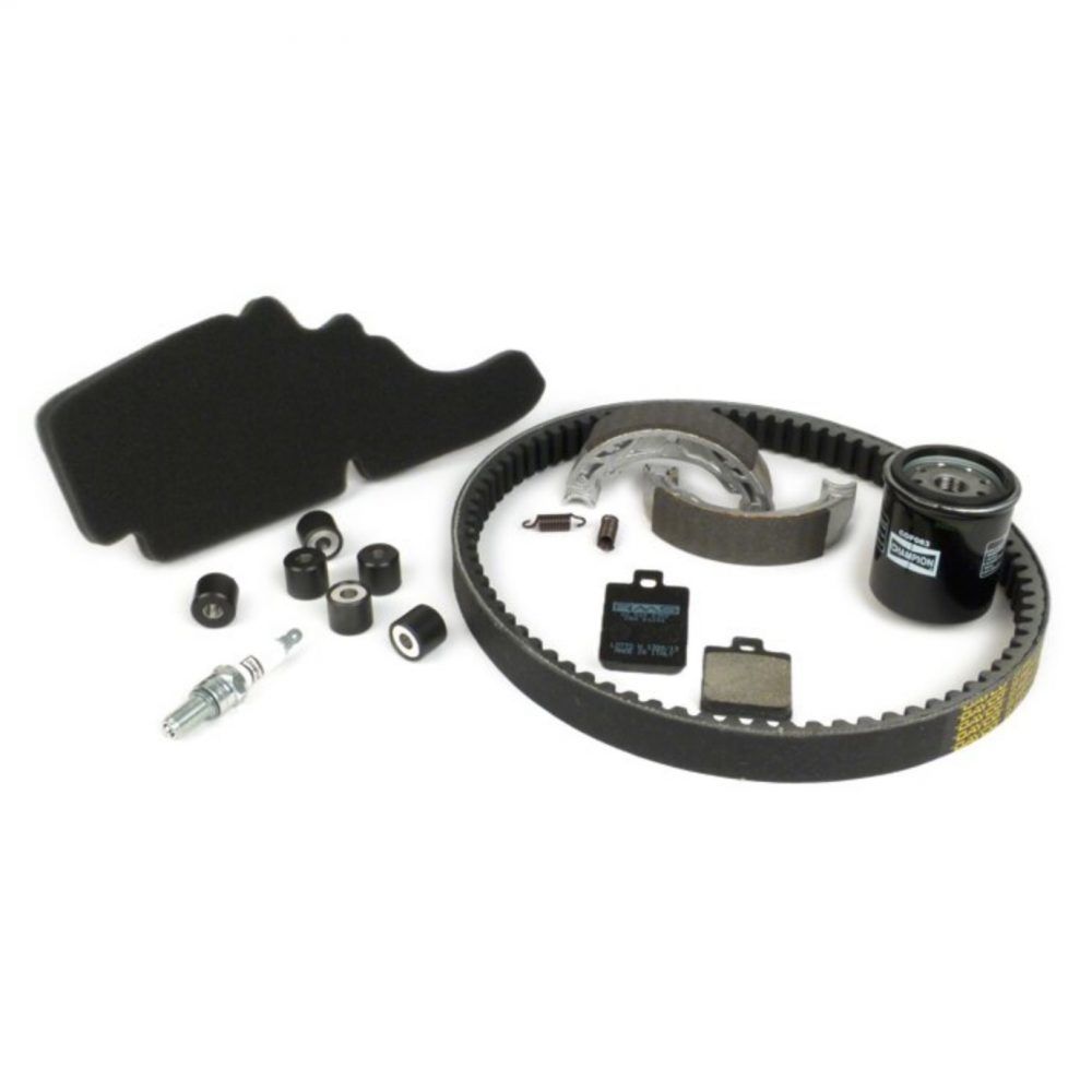 Huoltosarja Vespa LX 125 (2005-2011), RMS <a href="https://staging.italialaiset.fi/wp-content/uploads/2019/11/image-3.png"><img class="alignright size-full wp-image-17256" src="https://staging.italialaiset.fi/wp-content/uploads/2019/11/image-3.png" alt="" width="132" height="20" /></a>RMS:n kokoama huoltosarja Vespa LX 125 (2005-2011) skootteriin. Sarja sisältää variaattorinhihnan, ilmansuodattimen, öljynsuodattimen, sytytystulpan, jarrupalat eteen ja jarrukengät taakse. Huoltosarja Vespa LX 125 (2005-2011), RMS
