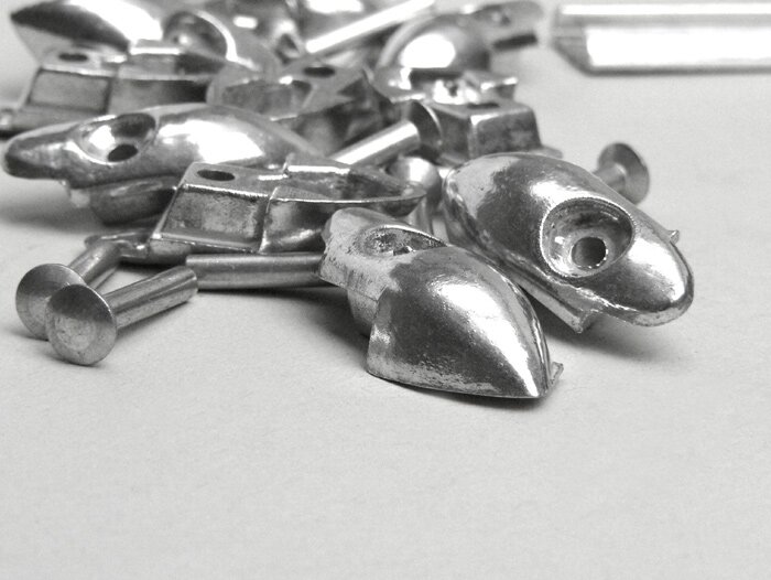 Lattiapellin listasarja, Vespa SS180, Rally, Sprint, GT, GTR ja TS Lattiapellin listasarja, Vespa malleihin SS180 (VSC1T), Rally180 (VSD1T), Rally200 (VSE1T), Sprint150 (VLB1T), GT125 (VNL2T), GTR125 (VNL2T) ja TS125. Laadukas uusiotuotantosarja. VIHJE: Suosittelemme listojen sovitusta ennen maalausta. Kaikki tarvittavat säätötyöt voidaan suorittaa näin vahingoittamatta uutta maalipintaa. Lattiapellin listasarja, Vespa SS180, Rally, Sprint, GT, GTR ja TS