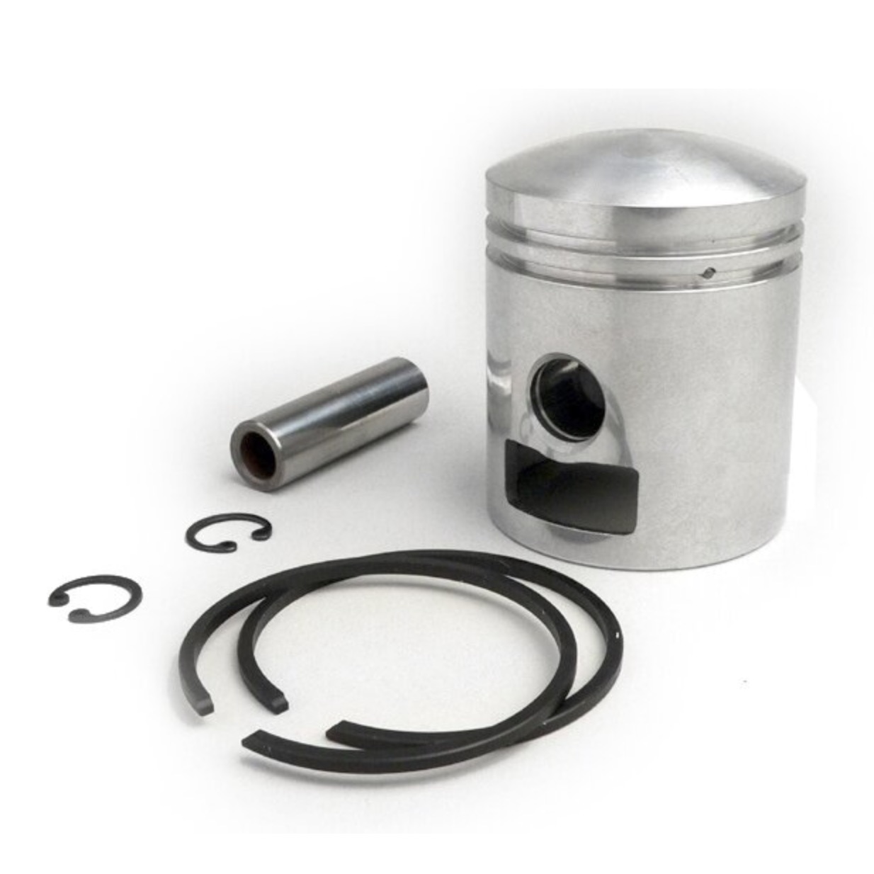 Mäntä GOL, Vespa 150cc, 2-porttinen, GL150 (VLA1T), Sprint150 (VLB1T), Super150 (VBC1T) - 57.2mm (1. ylikoko) <img class="alignright size-full wp-image-24044" src="https://staging.italialaiset.fi/wp-content/uploads/2020/03/image-3.png" alt="" width="100" height="37" />Mäntä GOL, Vespa 150cc, 2-porttinen, GL150 (VLA1T), Sprint150 (VLB1T), Super150 (VBC1T) - 57.2mm (1. ylikoko). Täydellinen mäntäsarja, sisältää valetun männän, männän renkaat ja männän tapin sokkineen. Männäntappi 15mm. Mäntä GOL, Vespa 150cc, 2-porttinen, GL150 (VLA1T), Sprint150 (VLB1T), Super150 (VBC1T) - 57.2mm (1. ylikoko)