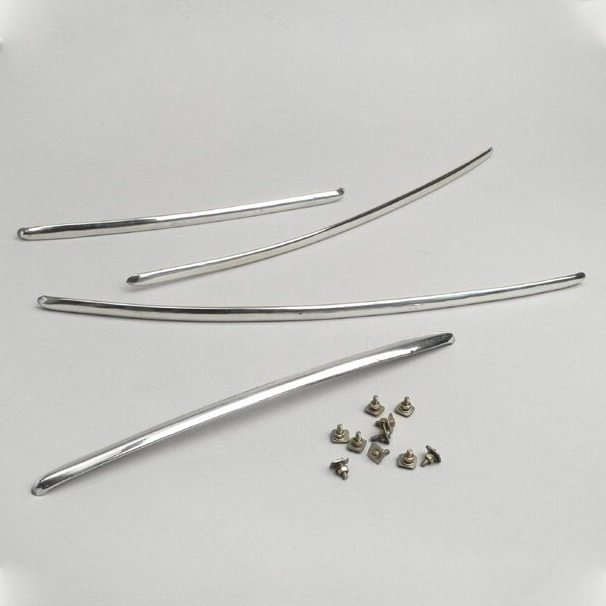 Poskipeltien listasarja, Sprint150, GT125, GTR125, Super ja SS180 Poskipeltien listasarja. Sopii malleihin Sprint150 (VLB1T), GT125 (VNL2T), GTR125 (VNL2T), Super (VNC, VBC), SS180 (VSC1T). Materiaali alumiinia, kuten alkuperäiset. Poskipeltien listasarja, Sprint150, GT125, GTR125, Super ja SS180