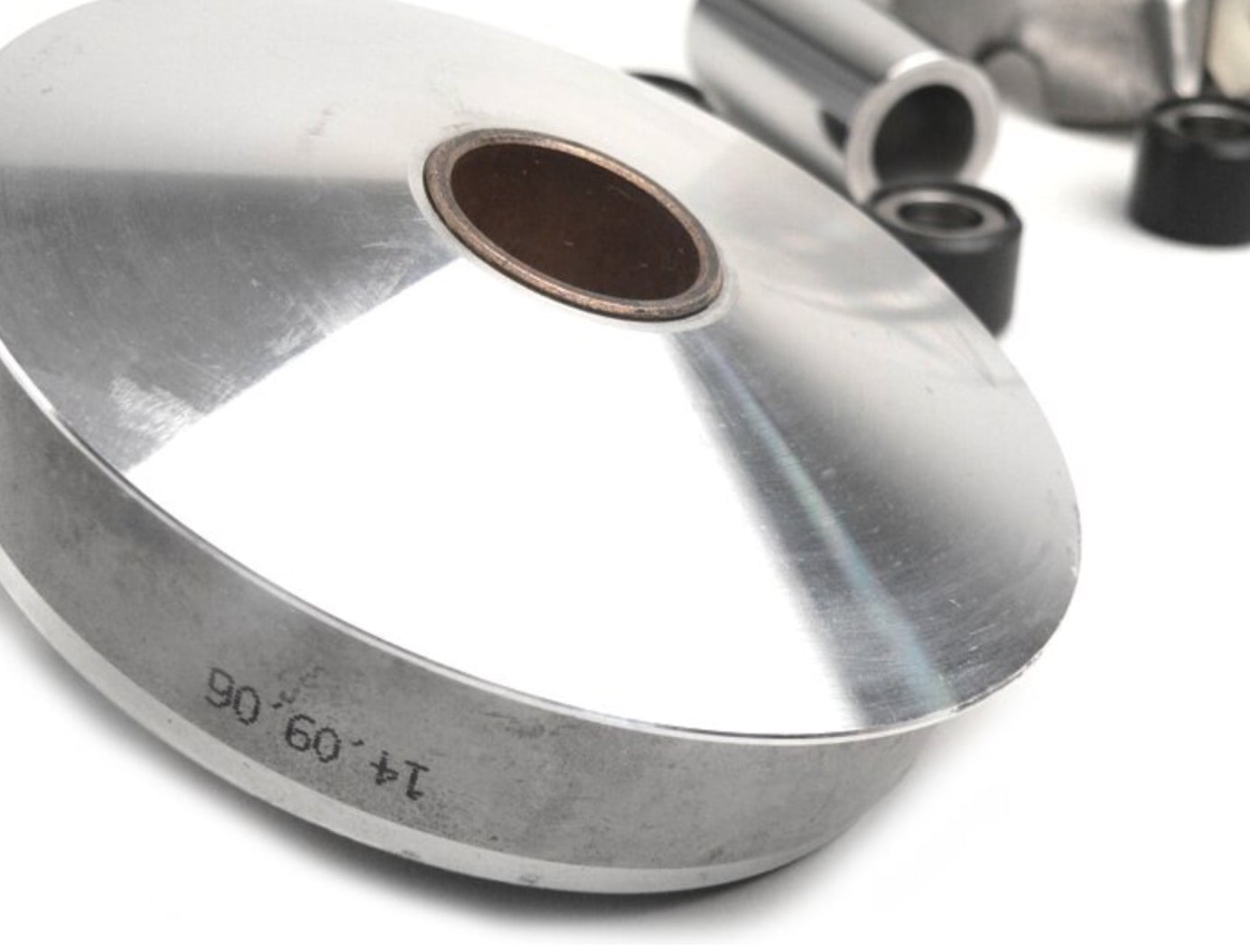 Variaattori kit RMS, Piaggio 125cc 4-t <img class="alignright size-full wp-image-27369" src="https://staging.italialaiset.fi/wp-content/uploads/2020/08/image-6.png" alt="" width="132" height="20" />Variaattori kitti RMS, Piaggio 125cc 4-t. Sopivuus mm. Vespa ET4 125, Habana125, Liberty125, Mojito125, Sfera125 ja Torpedo125. Rullien koko 19x13,5mm, rullia 6 kpl ja paino 12g. Variaattori kit RMS, Piaggio 125cc 4-t