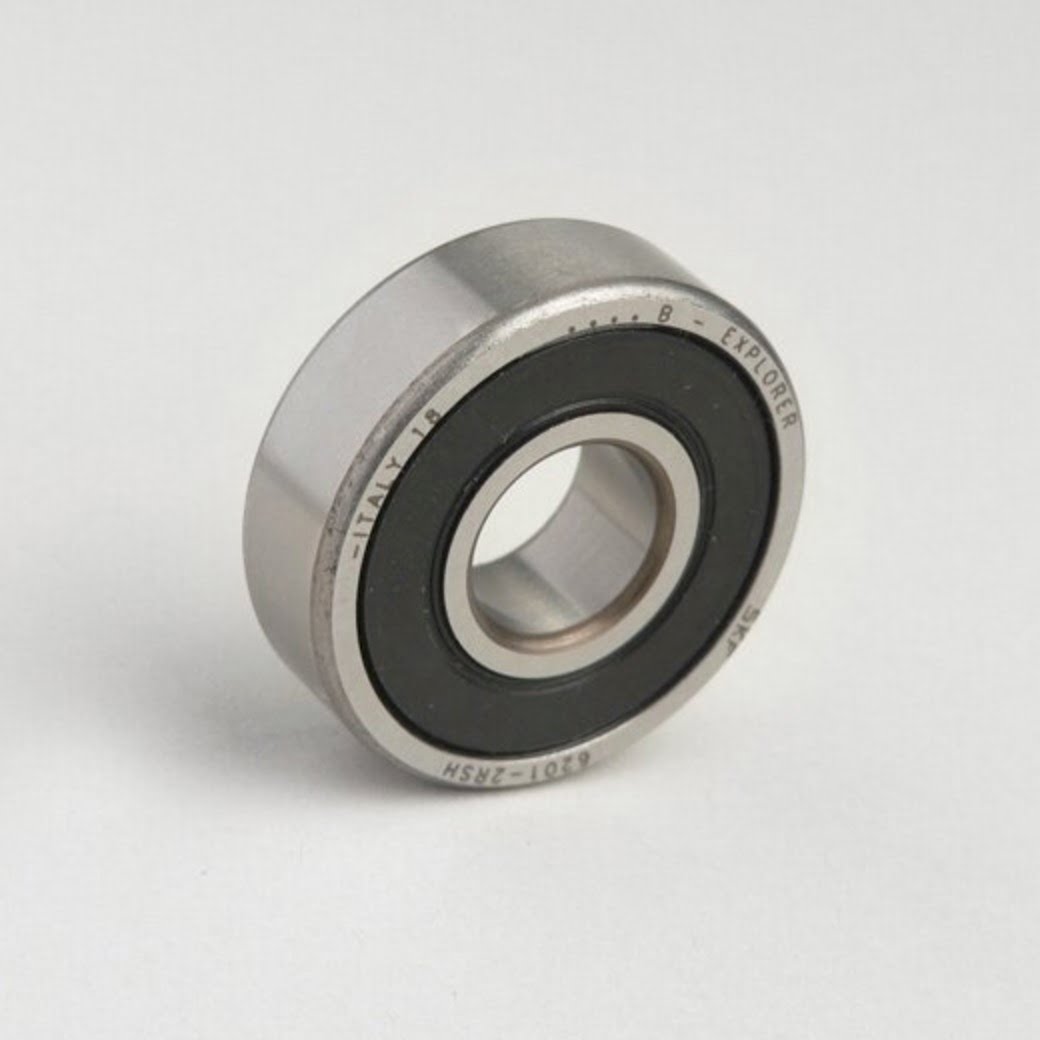 Pyöränlaakeri SKF, 12x32x10mm, molemmin puolin suojattu <a href="https://staging.italialaiset.fi/wp-content/uploads/2020/10/image-4.png"><img class="alignright size-full wp-image-28848" src="https://staging.italialaiset.fi/wp-content/uploads/2020/10/image-4.png" alt="" width="104" height="50" /></a>Pyöränlaakeri SKF, 12x32x10mm, molemmin puolin suojattu. Etupyörän jarrurummun laakeri kaikissa Lambretta malleissa ja monissa Vespa malleissa. Katso sopivuus alareunan taulukosta. Pyöränlaakeri SKF, 12x32x10mm, molemmin puolin suojattu