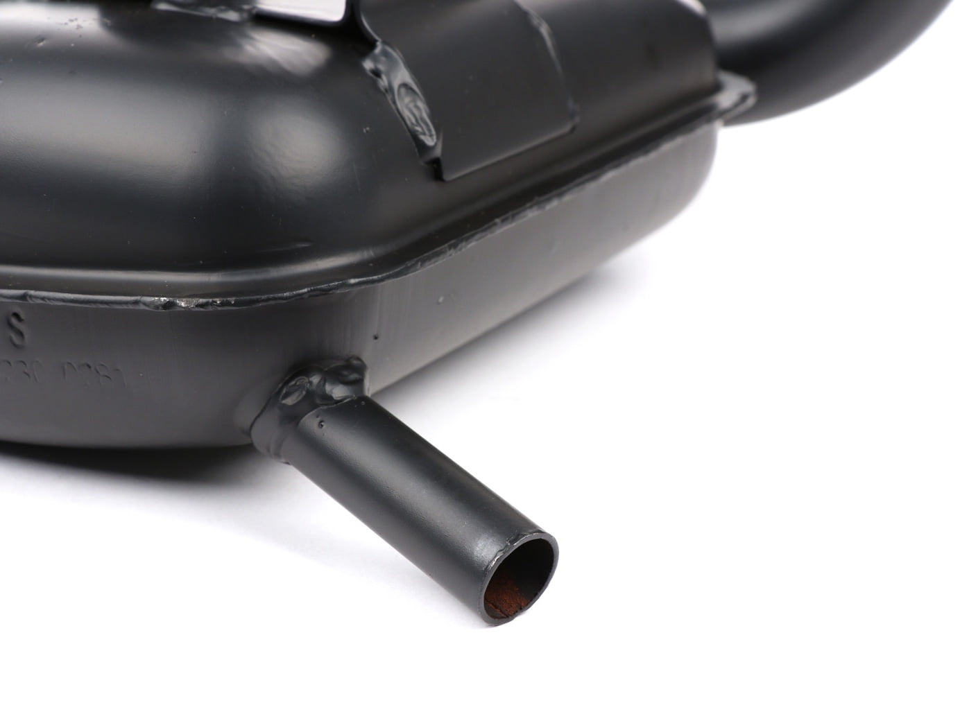Pakoputki Piaggio, Vespa PX80, PX125, PX150 Alkuperäinen Piaggio pakoputki Vespa PX80, PX125, PX150 malleihin. <ul> <li>liitännän halkaisija 37 mm</li> <li>mustaksi maalattua terästä</li> </ul> Pakoputki Piaggio, Vespa PX80, PX125, PX150