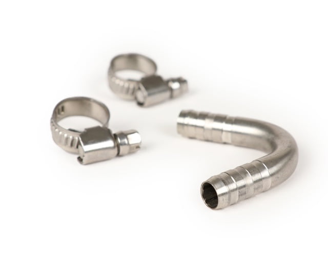 Polttoaineletkun mutka 55° BGM Pro, Vespa <a href="https://staging.italialaiset.fi/wp-content/uploads/2021/01/BGM_PRO_c1.png"><img class="alignright size-full wp-image-30568" src="https://staging.italialaiset.fi/wp-content/uploads/2021/01/BGM_PRO_c1.png" alt="" width="140" height="40" /></a>Metallinen mutka polttoaineletkuun, joka estää ensimmäistä mutkaa taittumasta littaan ja hidastamaan polttoaineen virtausta. Sopii sisähalkaisijaltaan 7 mm letkulle. Valmistettu ruostumattomasta teräksestä. Polttoaineletkun mutka 55° BGM Pro, Vespa
