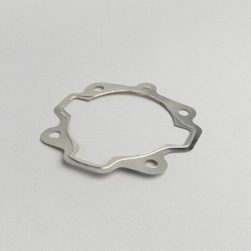 Sylinterin alapään tiiviste 80-125cc, Vespa PX ja Sprint Veloce Sylinterin alapään tiiviste 80-125cc, Vespa PX ja Sprint Veloce 3-porttisiin malleihin. Sylinterin alapään tiiviste 80-125cc, Vespa PX ja Sprint Veloce