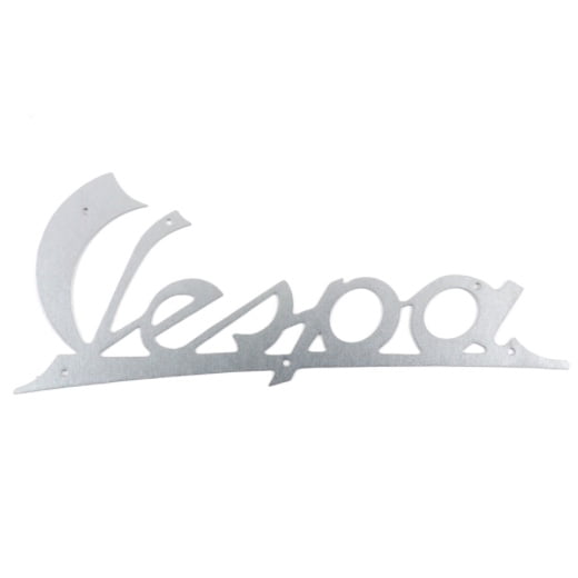 Vespa merkki polvipeltiin (vuoteen 1957) Vespa merkki polvipeltiin, käytetty vuoteen 1957. Uusiotuotanto-osa. <ul> <li>materiaali metalli</li> <li>pituus 143 mm</li> <li>korkeus 57 mm</li> <li>kiinnitysniittien reikiä 6</li> <li>niittien reiät 1,7 mm</li> </ul> Vespa merkki polvipeltiin (vuoteen 1957)