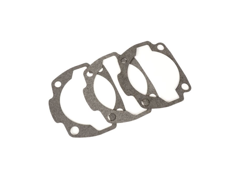 Sylinterin alapään tiivistesarja 0,23-0,50-0,75mm, Vespa VNA, VNB, VBA, VBB, VNC, VLB, Sprint ja GT Sylinterin alapään tiivistesarja 0,23-0,50-0,75mm, 125-150 kuutioisiin Vespa VNA, VNB, VBA, VBB, VNC, VLB, Sprint ja GT malleihin. Sopii malleihin joissa 2-porttinen sylinteri. Katso tarkempi sopivuus alla olevasta taulukosta. <ul> <li>kolmen eripaksuisen tiivisteen sarja</li> <li>paksuudet 0,23-0,50-0,75 mm</li> </ul> Sylinterin alapään tiivistesarja 0,23-0,50-0,75mm, Vespa VNA, VNB, VBA, VBB, VNC, VLB, Sprint ja GT (Kopio)