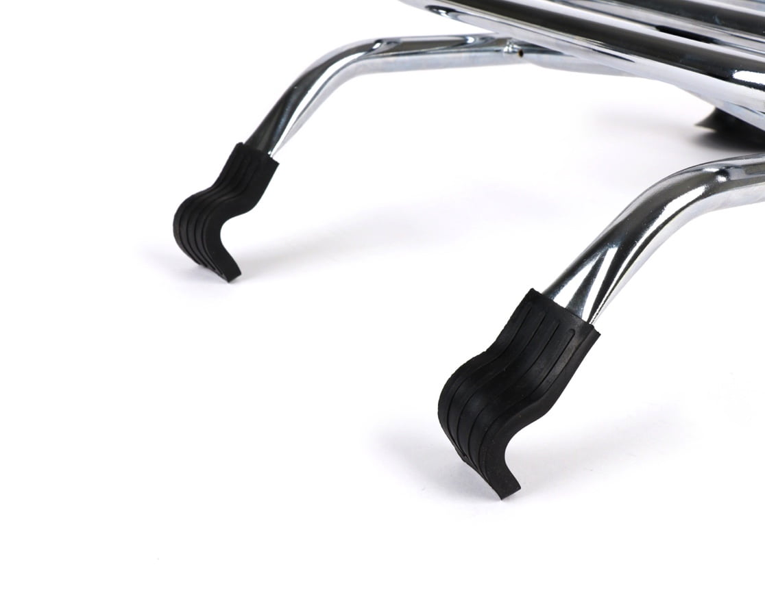 Alastaittuva etuteline Moto Nostra, Vespa GT, GTL, GTV, GTS, GT60, HPE, Supertech, Super Sport ja Sei Giorni <a href="https://staging.italialaiset.fi/wp-content/uploads/2020/12/image-10.png"><img class="alignright wp-image-30269" src="https://staging.italialaiset.fi/wp-content/uploads/2020/12/image-10.png" alt="" width="128" height="57" /></a>Kromattu alastaittuva etuteline Moto Nostralta. Sopii Vespa GT, GTL, GTV, GTS, GT60, HPE, Supertech, Super Sport ja Sei Giorni malleihin vuosimallista riippumatta. Helppo asentaa ilman porausta tai muutoksia skootteriin.Tavarateline kiinnitetään yksinkertaisesti polvipeltiin kahdella kiinnikkeellä ja kiinnitetään runkoon kulmalevyllä. Lisäksi tavarateline on tuettu rungossa olevilla kumituteilla tarjoten tukevan kiinnityksen. Asennusohje avautuu<a href="https://staging.italialaiset.fi/wp-content/uploads/2021/12/Einbauanleitung_c181.pdf" target="_blank" rel="noopener"> tästä</a> Asennusohje GTV: Ota koukkumainen metallipidike ja laita koukkupää katteen alle lokasuojan yläpuolelle. <a href="https://staging.italialaiset.fi/wp-content/uploads/2021/12/IMG_1213-scaled.jpg"><img class="size-medium wp-image-42317" src="https://staging.italialaiset.fi/wp-content/uploads/2021/12/IMG_1213-225x300.jpg" alt="Alastaittuva etuteline Moto Nostra, Vespa GT, GTL, GTV, GTS, GT60, HPE, Supertech, Super Sport ja Sei Giorni" width="225" height="300" /></a> Käännä koukku niin että pidikkeen reikä kohtaa telineen reiän kanssa ja kiinnitä mukana tulevalla pultilla. <a href="https://staging.italialaiset.fi/wp-content/uploads/2021/12/IMG_1212-scaled.jpg"><img class="size-medium wp-image-42318" src="https://staging.italialaiset.fi/wp-content/uploads/2021/12/IMG_1212-225x300.jpg" alt="Alastaittuva etuteline Moto Nostra, Vespa GT, GTL, GTV, GTS, GT60, HPE, Supertech, Super Sport ja Sei Giorni" width="225" height="300" /></a> Alastaittuva etuteline Moto Nostra, Vespa GT, GTL, GTV, GTS, GT60, HPE, Supertech, Super Sport ja Sei Giorni