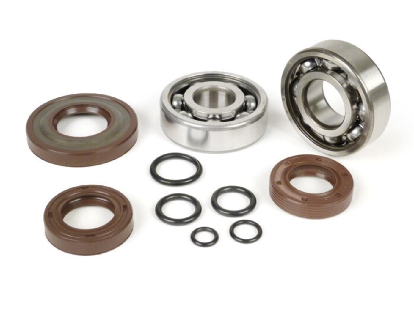Laakeri- ja öljytiivistesarja, Vespa V50, PV125, ET3, PK50, PK80, PK125 <a href="https://staging.italialaiset.fi/wp-content/uploads/2022/03/image-2.png"><img class="alignright size-full wp-image-39489" src="https://staging.italialaiset.fi/wp-content/uploads/2022/03/image-2.png" alt="Laadujas BGM Original tuote" width="140" height="40" /></a>BGM Original laakeri- ja öljytiivistesarja, Vespa V50, PV125, ET3, PK50, PK80, PK125 malleihin. Sarjassa kampiakselin laakerit kampiakselin stefat sekä O-renkaat. Erityisesti kampiakselin laakereita valittaessa kannattaa aina kiinnittää huomiota korkeaan laatuun. BGM ORIGINAL laakerisarjat on koottu laadukkaisen toimittajien laakereista kuten SKF ja FAG. Laatulaakerien lisäksi sarja sisältää myös laadukkaat akselitiivisteet. Tämän sarjan akselitiivisteet toimittaa yksinomaan Corteco. Jokainen laakerisarjan osa on vähintään alkuperäisen valmistajan tasolla. <ul> <li>laakeri 1: 20 x 47 x 14 mm</li> <li>laakeri 2: 17 x 47 x 14 mm</li> <li>tiiviste 1: 22,7 x 47 x 7 mm</li> <li>tiiviste 2: 20 x 32 x 7 mm</li> <li>tiiviste 3: 19 x 32 x 7 mm</li> </ul> Laakeri- ja öljytiivistesarja, Vespa V50, PV125, ET3, PK50, PK80, PK125