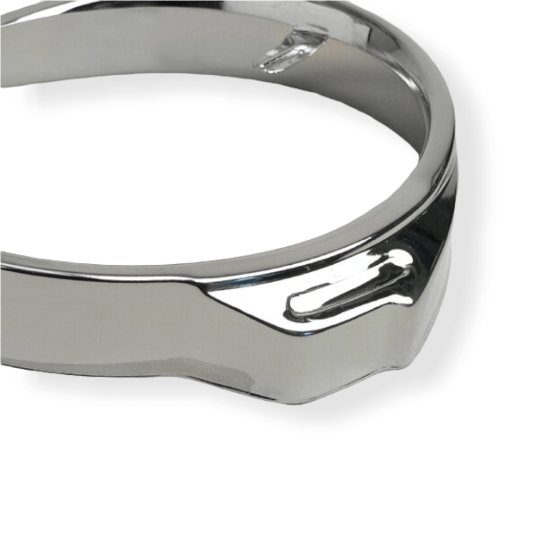 Ajovalon kehys kromattu, Vespa P vanhemmat Ajovalon kehys kromattu, Vespa P vanhat mallit. Halkaisija valon linssi 146mm ja asennuskehän halkaisija 160 mm. <ul> <li>metallia</li> <li>kromattu</li> </ul> Tarkista sopivuus alta valmistenumeron alkuosalla. Ajovalon kehys kromattu, Vespa P